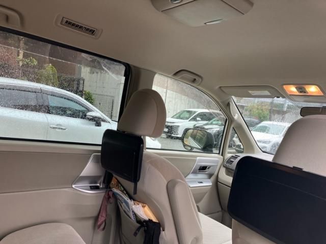 TOYOTA NOAH 2012 Image 31