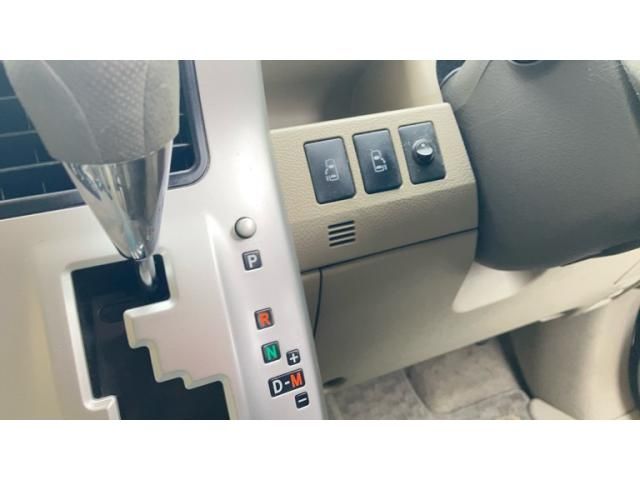 TOYOTA NOAH 2012 Image 31