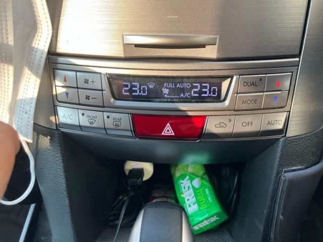 SUBARU LEGACY OUTBACK 2011 Image 31