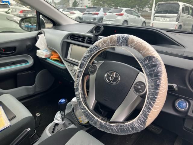 TOYOTA AQUA 2012 Image 31