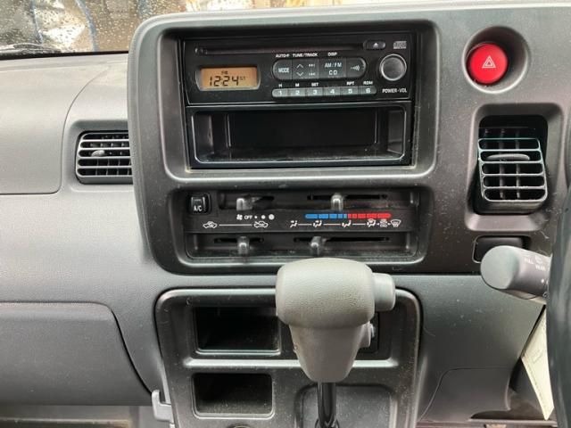 DAIHATSU HIJET CARGO 4WD 2015 Image 31