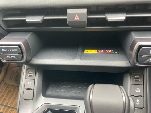 TOYOTA RAV4 HYBRID 4WD 2026 Image 31