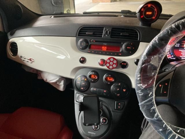FIAT ABARTH 595C 2015 Image 31