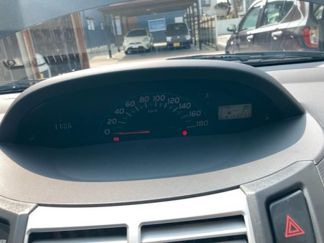 TOYOTA VITZ 2005 Image 31