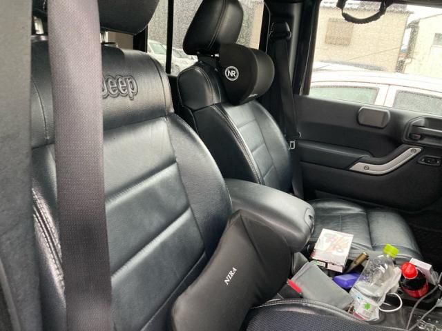 JEEP WRANGLER UNLIMI 2012 Image 31