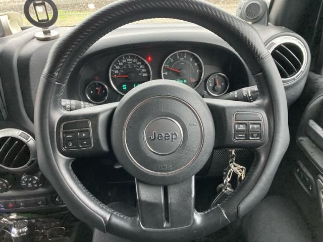 JEEP WRANGLER UNLIMI 2012 Image 31