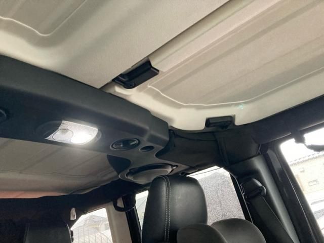 JEEP WRANGLER UNLIMI 2012 Image 31