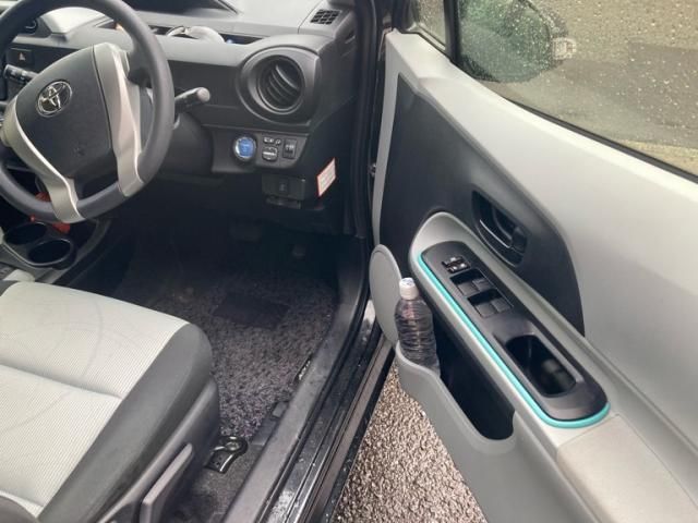 TOYOTA AQUA 2012 Image 31