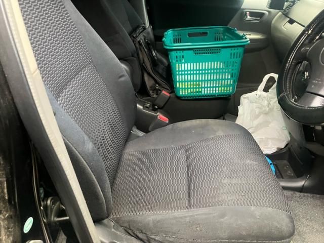 TOYOTA VOXY 2006 Image 31