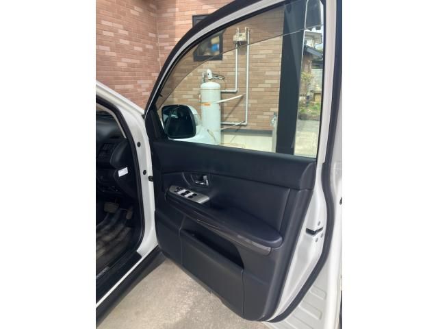 TOYOTA HARRIER HYBRID 2011 Image 31