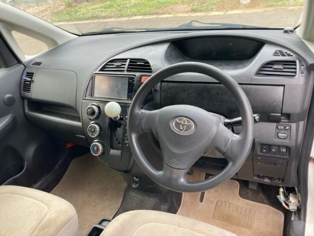 TOYOTA RACTIS 2009 Image 31