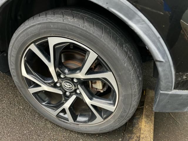 TOYOTA C-HR 2018 Image 31