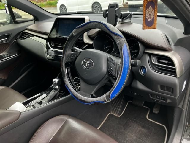 TOYOTA C-HR 2018 Image 31