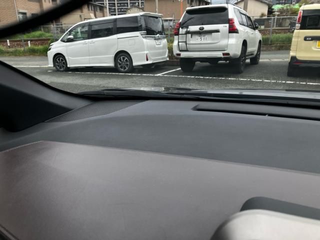 TOYOTA C-HR 2018 Image 31