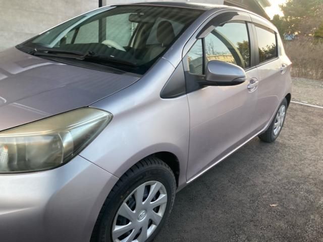 TOYOTA VITZ 2011 Image 31