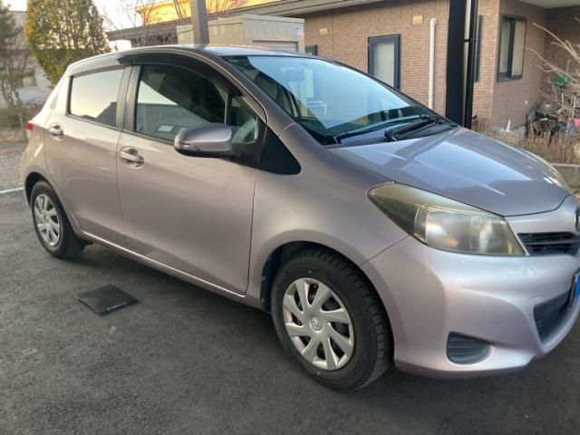 TOYOTA VITZ 2011 Image 31