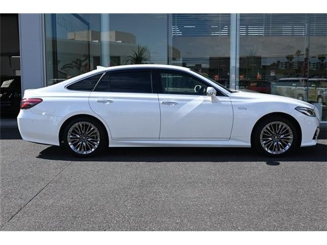 TOYOTA CROWN SEDAN HYBRID 2020 Image 31