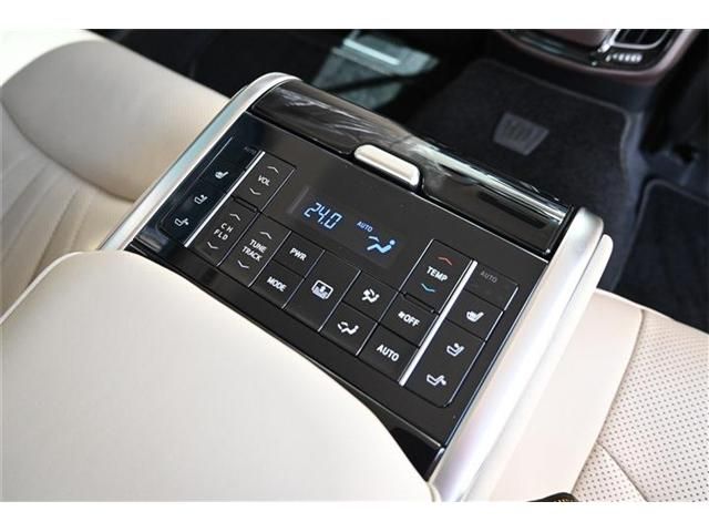 TOYOTA CROWN SEDAN HYBRID 2020 Image 31