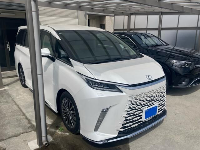 TOYOTA LEXUS LM500H 2024 Image 31