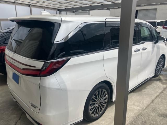 TOYOTA LEXUS LM500H 2024 Image 31