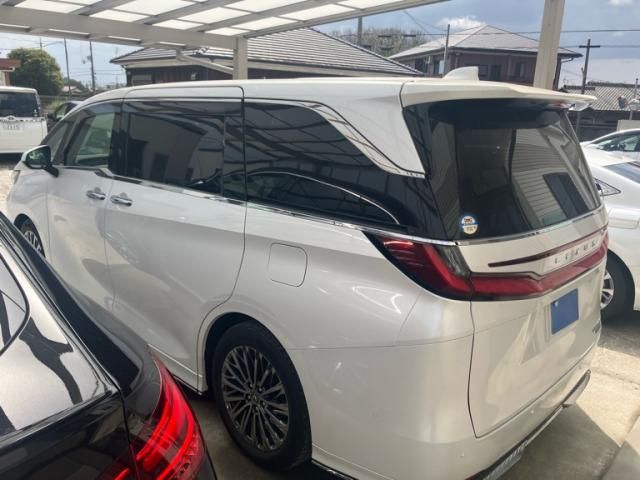 TOYOTA LEXUS LM500H 2024 Image 31