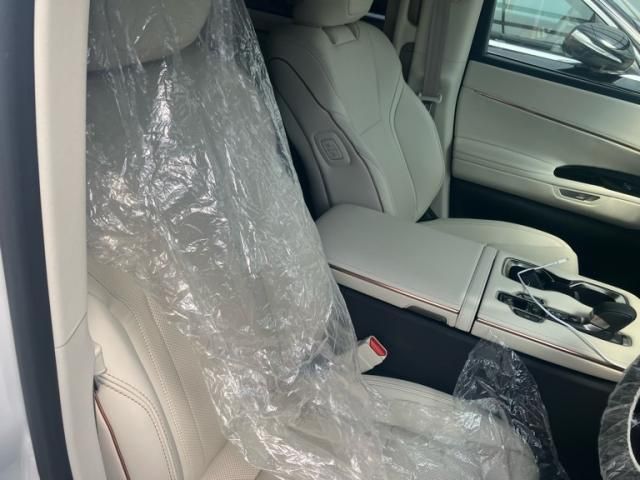 TOYOTA LEXUS LM500H 2024 Image 31