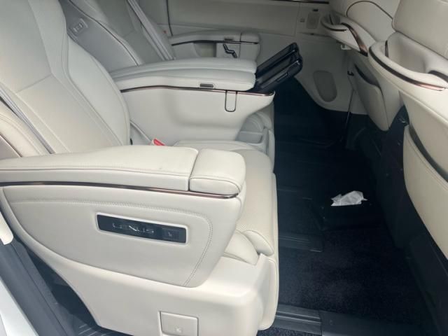 TOYOTA LEXUS LM500H 2024 Image 31