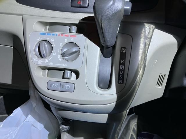 DAIHATSU MIRA E:S 2013 Image 31