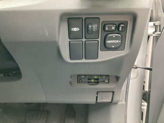 TOYOTA PRIUS 2010 Image 31