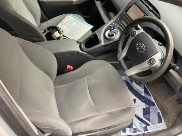 TOYOTA PRIUS 2010 Image 31