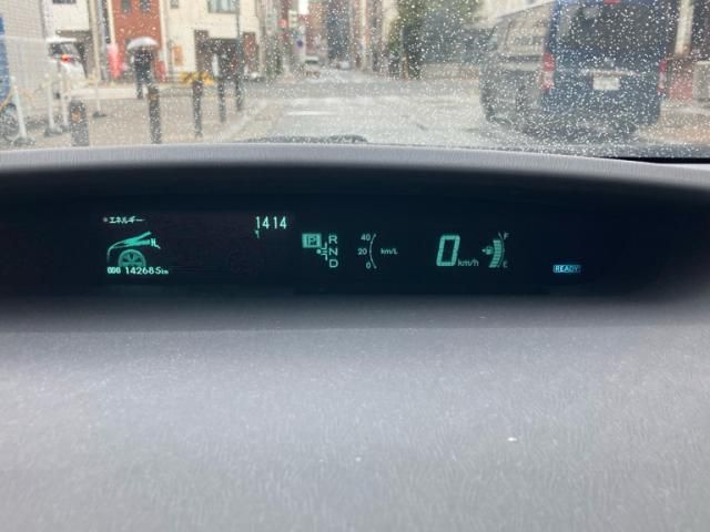 TOYOTA PRIUS 2010 Image 31