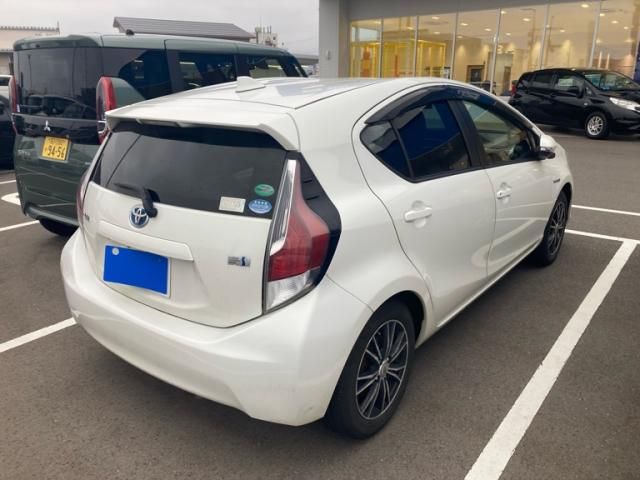 TOYOTA AQUA 2015 Image 31