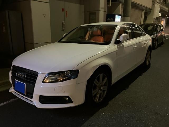 AUDI A4 2011 Image 31