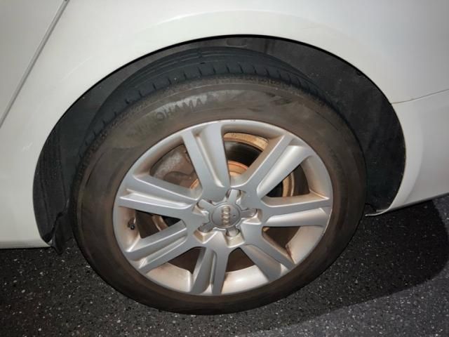 AUDI A4 2011 Image 31