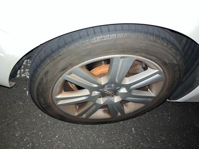 AUDI A4 2011 Image 31