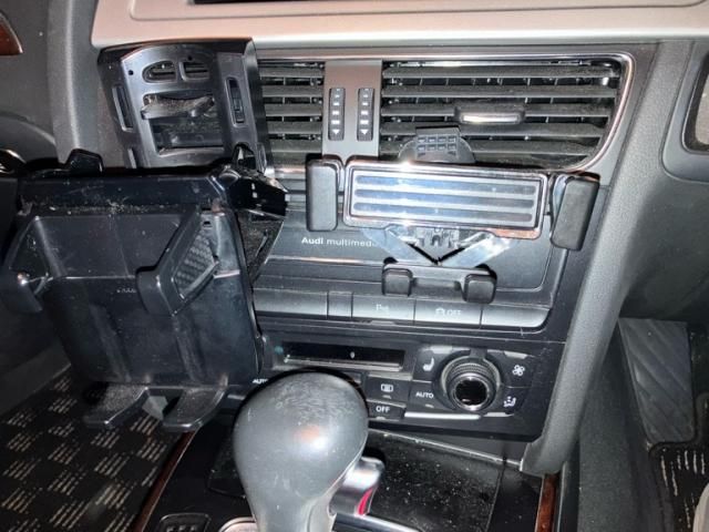 AUDI A4 2011 Image 31