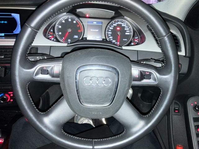 AUDI A4 2011 Image 31