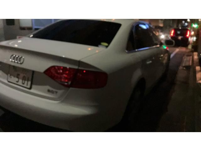 AUDI A4 2011 Image 31