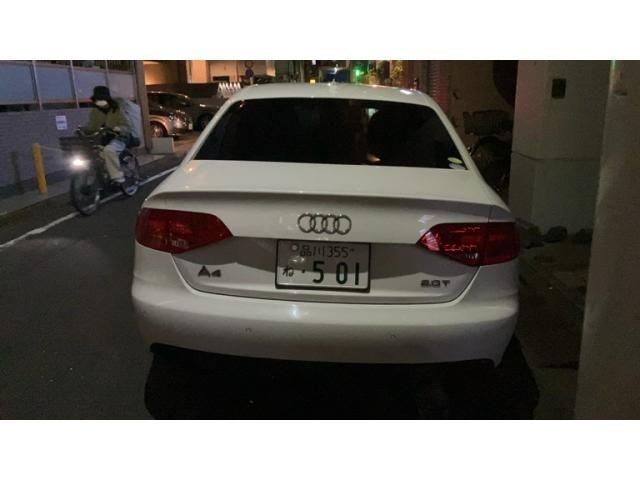 AUDI A4 2011 Image 31