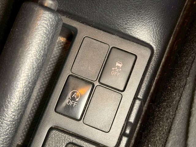 TOYOTA VITZ 2015 Image 31