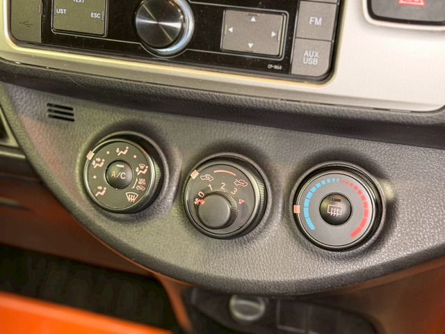 TOYOTA VITZ 2015 Image 31