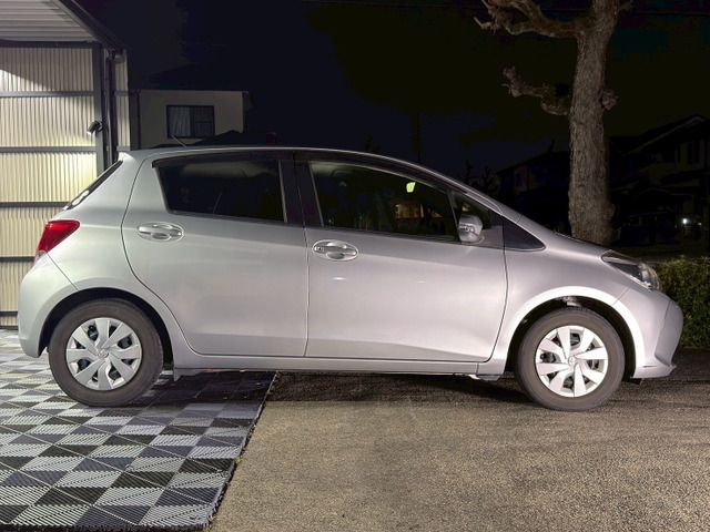 TOYOTA VITZ 2015 Image 31