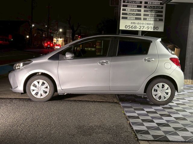 TOYOTA VITZ 2015 Image 31