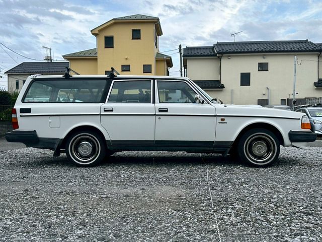 VOLVO 240 ESTATE 1987 Image 31