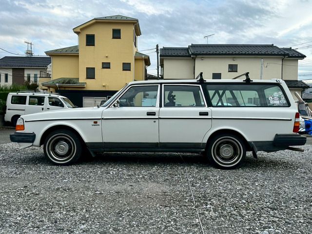 VOLVO 240 ESTATE 1987 Image 31
