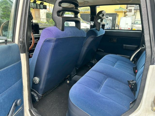 VOLVO 240 ESTATE 1987 Image 31