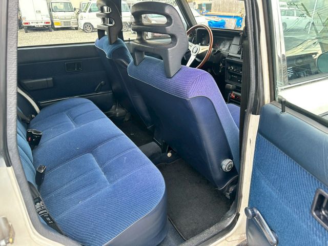 VOLVO 240 ESTATE 1987 Image 31