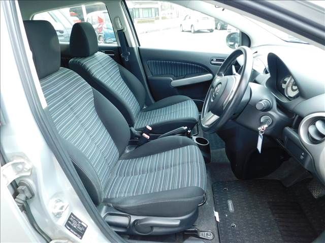 MAZDA DEMIO 2011 Image 31