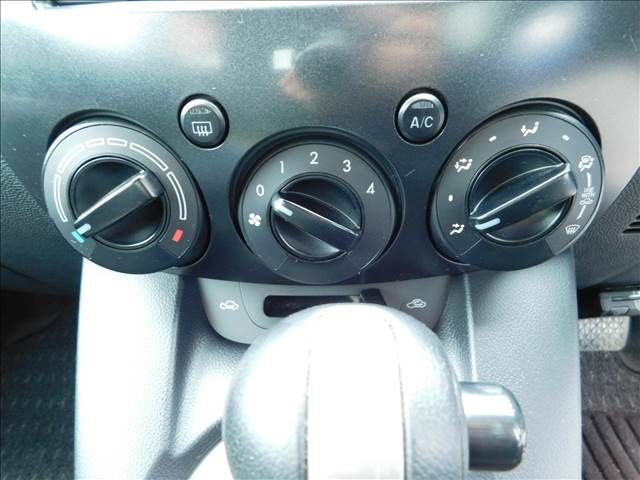 MAZDA DEMIO 2011 Image 31