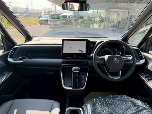 TOYOTA VOXY HYBRID 2026 Image 31